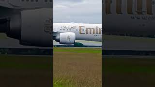 Sobrang laki na airplane nag takeoff sa cebu