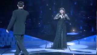Antonio Banderas and Sarah Brightman singing The Phantom of the Opera