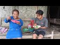 makan dengan sambal orek lalap sayuran // makanan desa