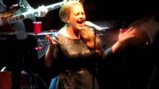 Adele - Set Fire To The Rain (Live at the Beacon Theater, NYC, 5.19.11)