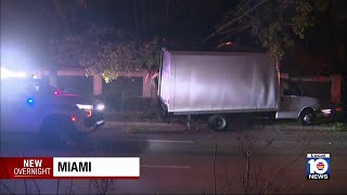 Crash closes part of South Dixie Highway in Miami