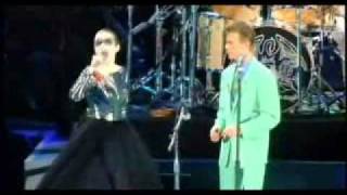 Queen + Annie Lennox & David Bowie - 'Under Pressure'