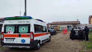 Trivolzio, due operai travolti dalla gru in un cantiere