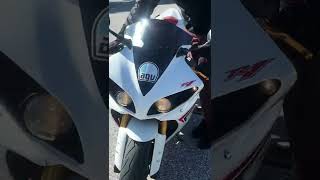 Yamaha R1 with Toce exhaust start up/Revs**