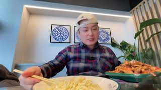 新疆老哥卖拌面，自创过油肉口味一天卖160份，羊肉堆里找面过瘾#美食探店 #美食探店日记 #乌鲁木齐探店 #乌鲁木齐过油肉拌面 #乌鲁木齐一米拌面 #新疆过油肉拌面 #纯羊肉过油肉拌面 #西瓜宠粉节