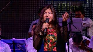 Alka Yagnik LIVE In Concert  • Aisi Deewangi..