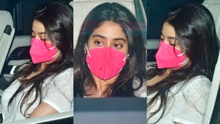 Janhvi Kapoor spotted at Clinic In Bandra 📸