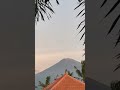 gunung batukaru bali terlihat jelas