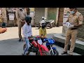 bike chalate hue bacchon ko police n pakd liya mini bike