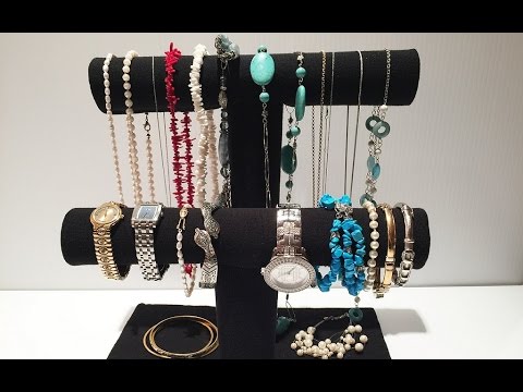 DIY Jewelry Organizers - Jewelry Display made with Paper Towel Rolls DIY Jewelry Organizers - Jewelry Display made with Paper Towel Rolls