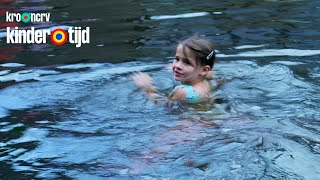 Pia kan vanuit haar huis zo het water in springen | Hier woon ik | Kindertijd KRO-NCRV