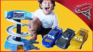 CARS 3 Movie toys | FLORIDA SPEEDWAY GARAGE SPIRAL PLAYSET WITH FABULOUS LIGHTNING MCQUEEN