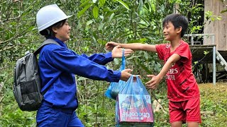 Bac was very surprised and happy when his sister returned to visit Bac after years of separation.