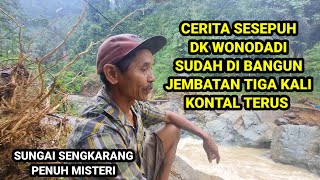 DAMPAK BENCANA LONGSOR PETUNGKRIYONO WARGA GOTONGROYONG MEMBUAT JEMBATAN DARURAT