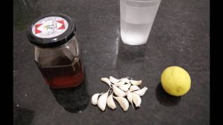 Amazing health benefits - Mixture of Garlic and honey with warm lemon water