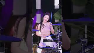 Cute girl with drums #架子鼓技艺 #音乐热情 #drummer