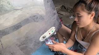 Repair genius girl: Repair a large capacity refrigerator with small details. Repair 2 stroke engine.