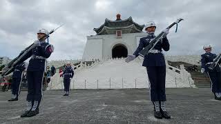 移防後的第一天丨空軍儀隊丨訓練展示(槍法操演)丨中正紀念堂丨正面視角丨2025/01/07【JimmyVlogTaiwan】