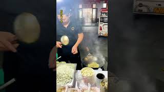 山東曲阜夜市上的炒饅頭，一份只要 7 元 #food #delicious #美食 #路边摊