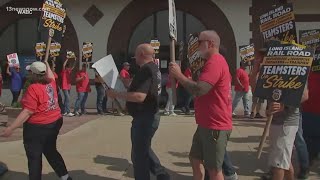 Largest U S Commuter Rail System Shuts Down As Workers Strike