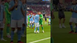 Ederson trying to teach Cole Palmer how to lift the trophy😭🤣 #mancity #supercup #championsleague