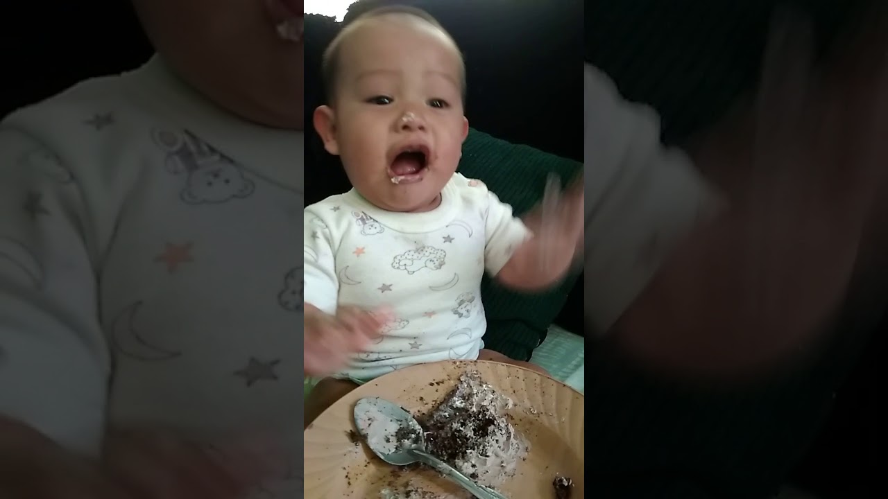 Bebe Riéndose Youtube
