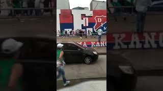 IFMNOTICIAS.COM - MOMENTO EN QUE SE ENFRENTAN HINCHAS DEL NACIONAL Y MEDELLÍN EN ITAGÜÍ