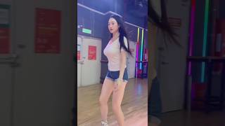 昨晚做了一个梦，一直在溜冰，大脑溜了一晚上 #shorts #douyin #tiktok #music