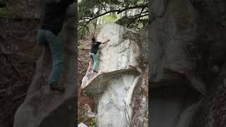 瑞牆 エレスアクベ 二段【クライミングチャンネル】外岩ボルダリングの動画・トポはクライミングチャンネル 【Climbing Areas and Boulders in Japan】