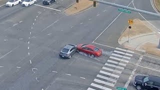 Delaware: Red Light Runner Crashes Into Innocent Driver