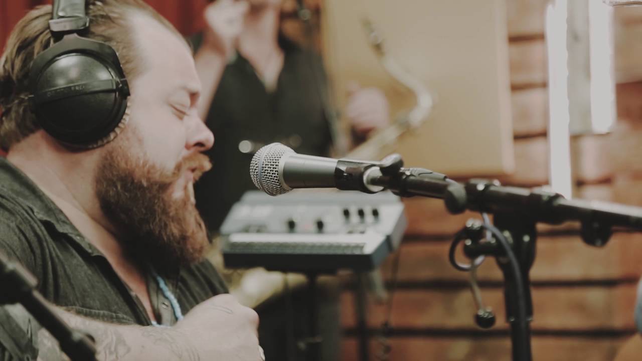 Nathaniel Rateliff & The Night Sweats - S.O.B. (live) - YouTube