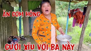 Chị Mơ khờ nấu cơm đãi khách có ai dám ăn