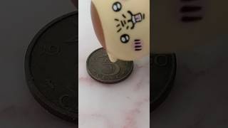 まんじゅう先輩が覗いてくる外国のコイン磨き。#shorts、#coinpolishing 、#ちいかわ