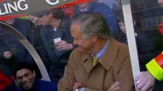 Ron Atkinson sits in the wrong dugout (Nottingham Forest v Arsenal 1999)