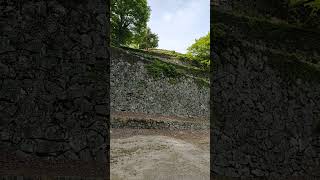 備中松山城の圧倒的石垣　The impressive stone walls of Bitchu Matsuyama Castle