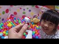 親子游戏 kinder surprise eggs ball ball海洋波波球池ball pit里的惊喜 サプライズエッグ