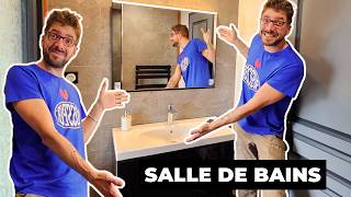 Je pose un meuble et un miroir haut de game dans la salle de bains !