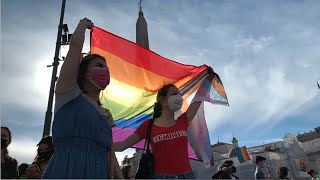 LGBT, proliferano le proteste per chiedere l’approvazione del ddl Zan