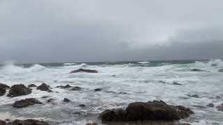 台風５号接近、高波が次々と押し寄せる鹿児島県西之表市安納の沖ケ浜田港