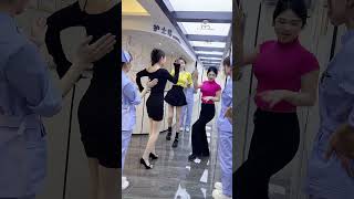 小护士们没我们跳的好吧 #下班后的日常 #shorts #dance #viralvideo #music #douyin #tiktok #nursesdancing