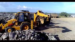 Cat® 424B2 Backhoe Loader in Action