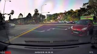 4mar2019  #SLN9682G mazda 5 fail to keep a lookout  oncoming car \