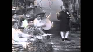 Suhani Raat Dhal Chuki - Live - Md Rafi & Naushad