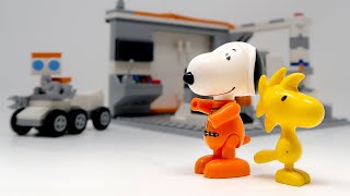 Snoopy and Woodstock Go To Space Training - Peanuts Linoos Bricks Build | CollectPeanuts.com