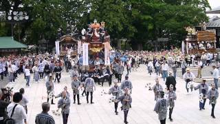 成田祇園祭り2013年 一日目　成田山大本堂前　総踊り　幸町の山車出発