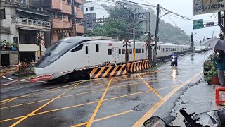 211次花蓮發車經由北迴線開往樹林的EMU3000型十二輛編組EMU3022皮蛋豆腐騰雲號綠色帶新城際自強號列車