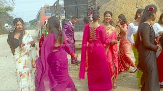 Tharu Wedding Dance In Hindi Viral Song Iqrar ho na jaye madi girls.