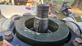 How to remove woodruff key on and outboard J200TXCNE Johnson 200 hp Outboard shaft.