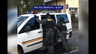 Cămătar prins în flagrant de poliţişti