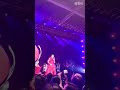 jessie j  took a fan's cell phone and sent a message to another fan live in Hong Kong 22/09/18